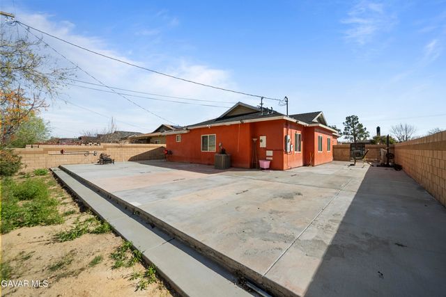 1329 W Avenue I, Lancaster, CA 93534