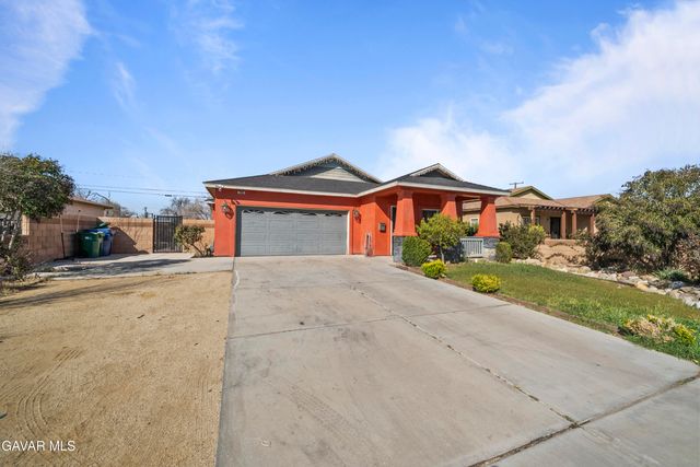 1329 W Avenue I, Lancaster, CA 93534