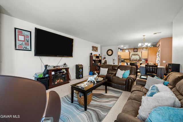 1329 W Avenue I, Lancaster, CA 93534