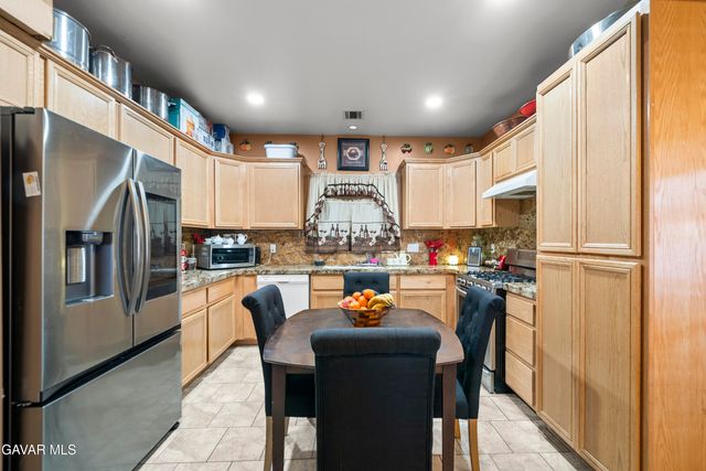1329 W Avenue I, Lancaster, CA 93534