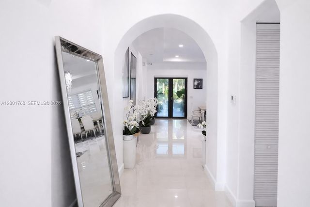 8537 NW 39th Ct, Cooper City, FL 33024