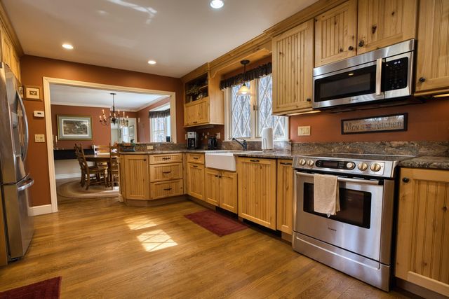 11 Robin Acres Drive, Wolfeboro, NH 03894