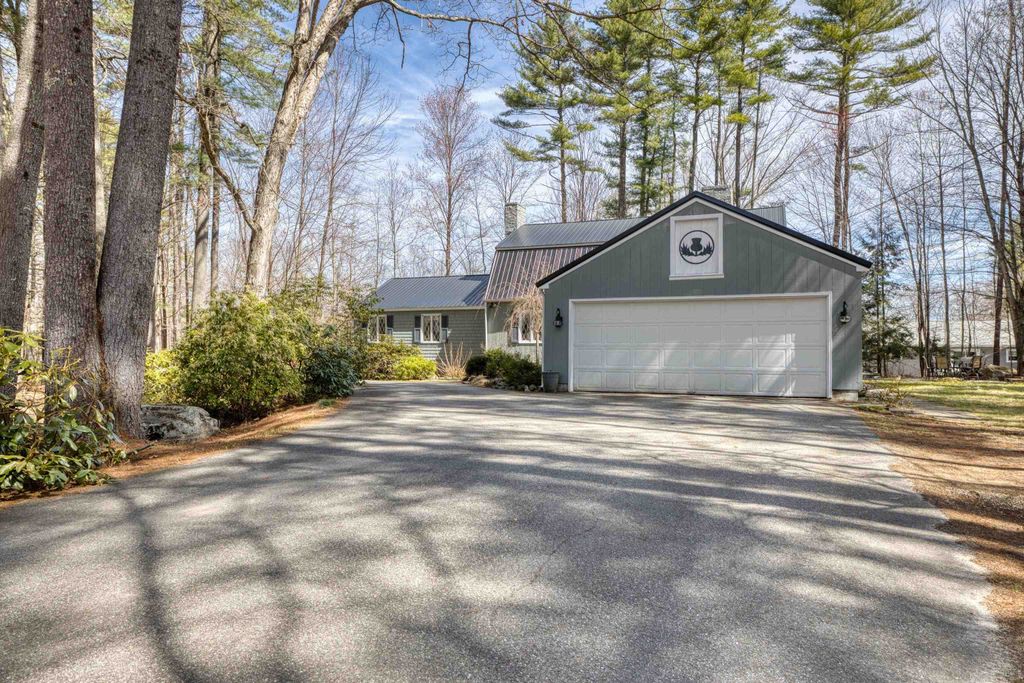 11 Robin Acres Drive, Wolfeboro, NH 03894
