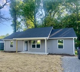 204 E Peter Ave, Monterey, TN 38574