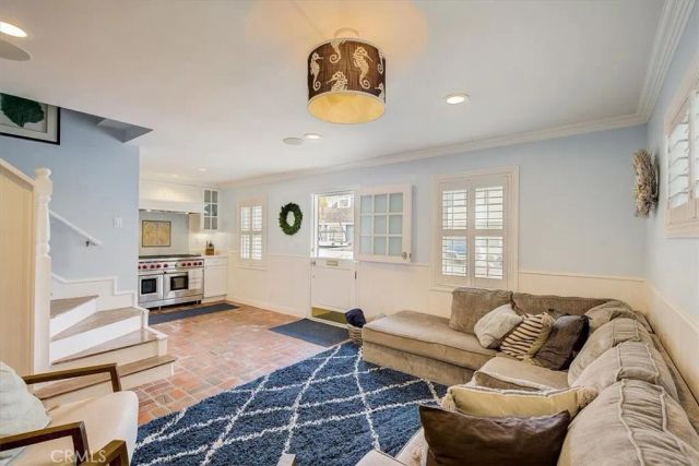 2128 Miramar Drive, Newport Beach, CA 92661