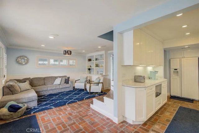 2128 Miramar Drive, Newport Beach, CA 92661