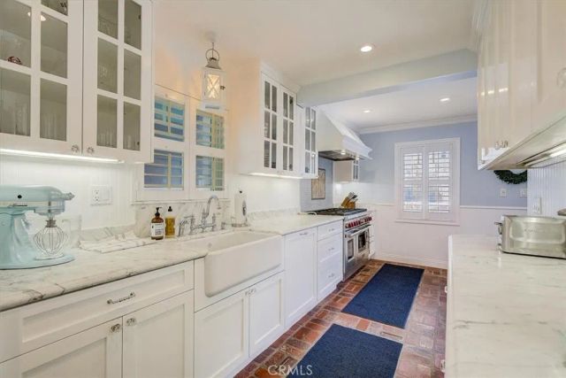 2128 Miramar Drive, Newport Beach, CA 92661