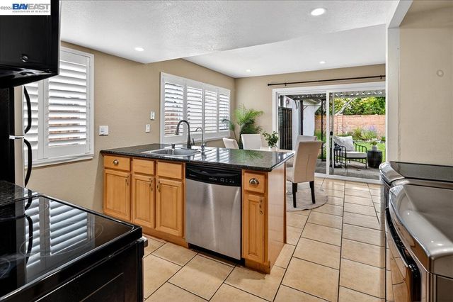 1939 De Vaca Way, Livermore, CA 94550