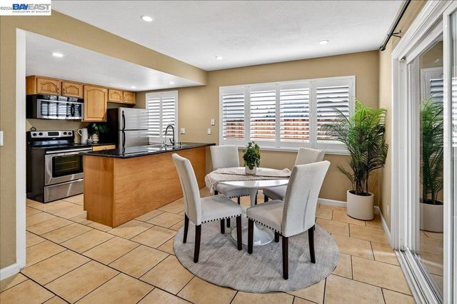 1939 De Vaca Way, Livermore, CA 94550