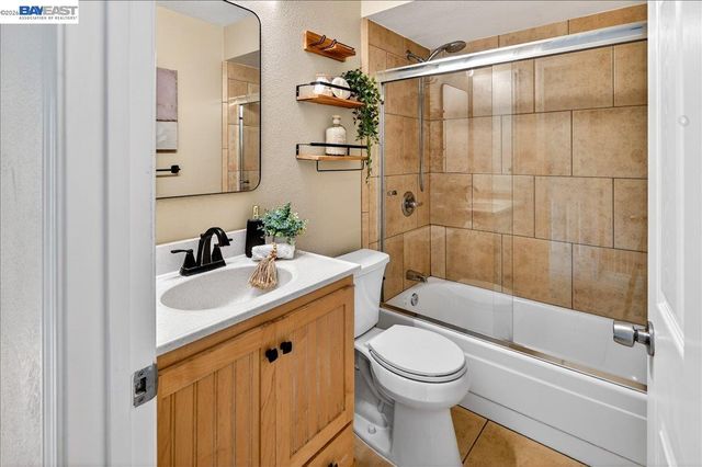 1939 De Vaca Way, Livermore, CA 94550
