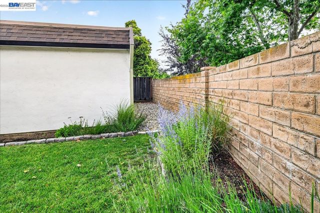 1939 De Vaca Way, Livermore, CA 94550