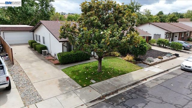 1939 De Vaca Way, Livermore, CA 94550