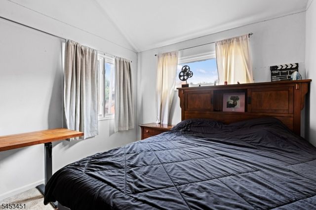142 Riverbend Dr, North Brunswick Twp., NJ 08902