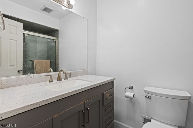 142 Riverbend Dr, North Brunswick Twp., NJ 08902