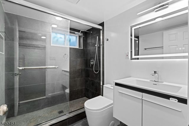 142 Riverbend Dr, North Brunswick Twp., NJ 08902