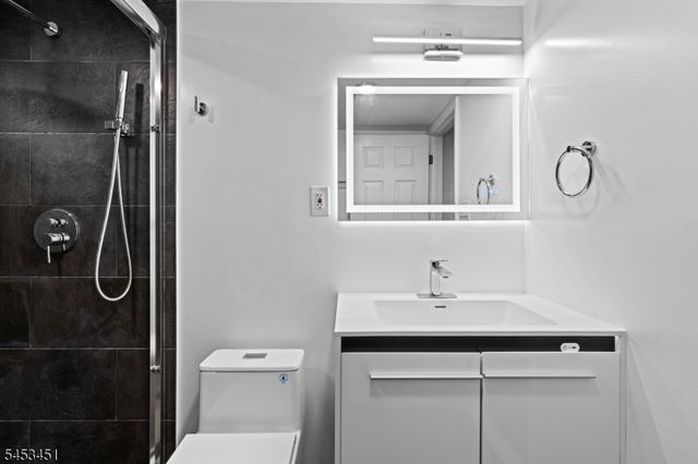 142 Riverbend Dr, North Brunswick Twp., NJ 08902