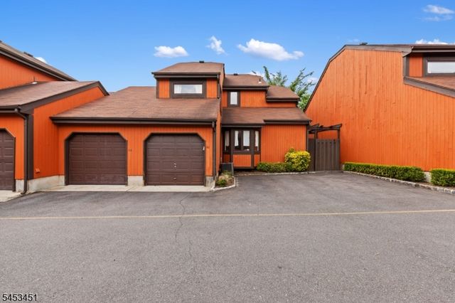 142 Riverbend Dr, North Brunswick Twp., NJ 08902
