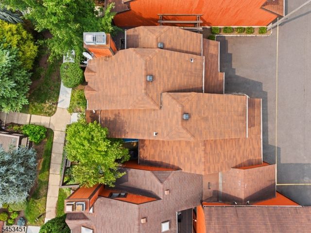 142 Riverbend Dr, North Brunswick Twp., NJ 08902