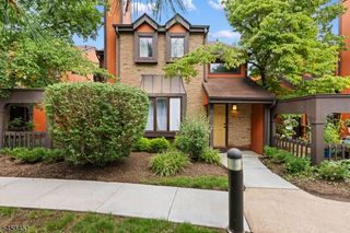 142 Riverbend Dr, North Brunswick Twp., NJ 08902