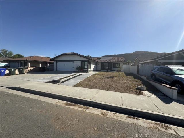 2892 Heller, Riverside, CA 92509