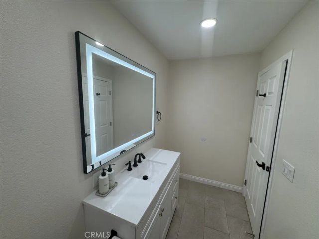 2892 Heller, Riverside, CA 92509