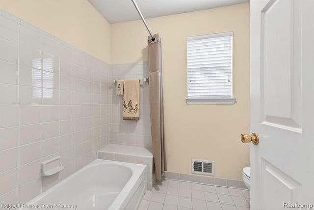 26974 Debiasi Drive, Romulus, MI 48174