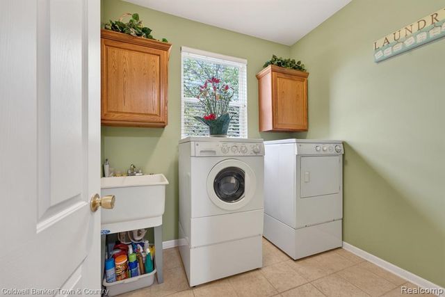 26974 Debiasi Drive, Romulus, MI 48174