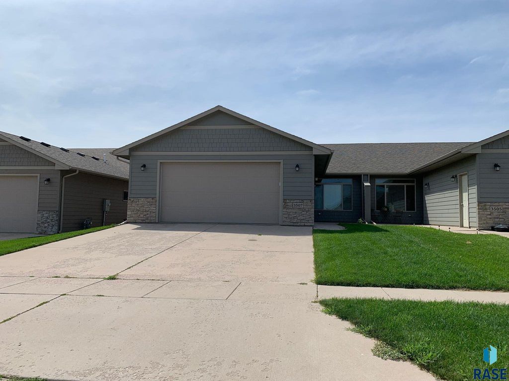 3507 E Chatham St Street, Sioux Falls, SD 57108