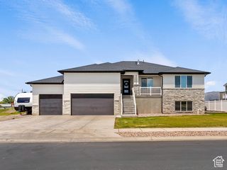 5478 W 3750 S, Hooper, UT 84315