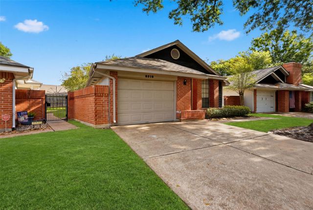 8518 Pool Creek Drive, Houston, TX 77095