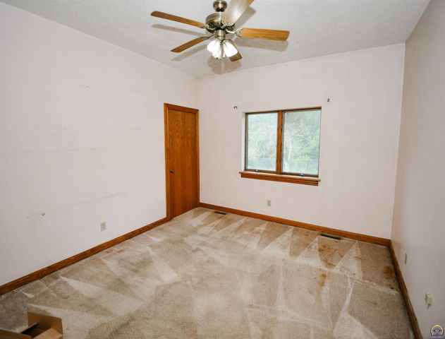 1212 Road 260, Emporia, KS 66801