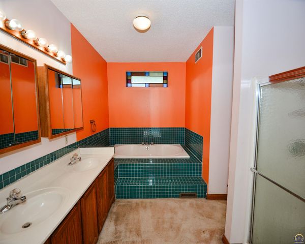 1212 Road 260, Emporia, KS 66801