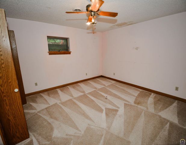 1212 Road 260, Emporia, KS 66801