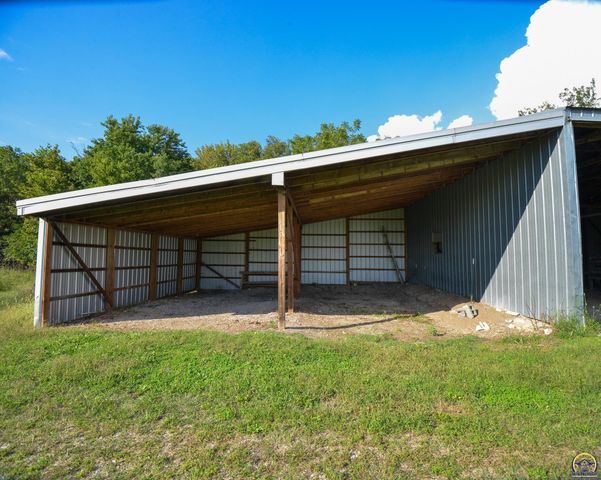 1212 Road 260, Emporia, KS 66801