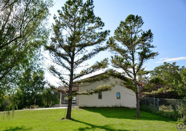 1212 Road 260, Emporia, KS 66801