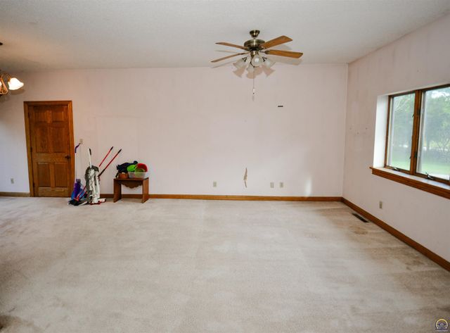 1212 Road 260, Emporia, KS 66801