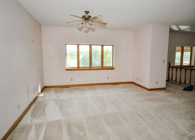 1212 Road 260, Emporia, KS 66801