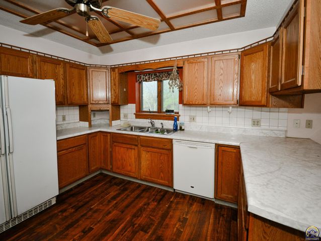 1212 Road 260, Emporia, KS 66801