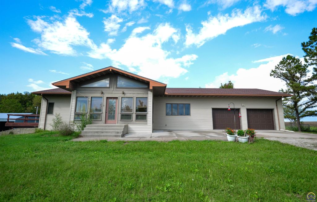 1212 Road 260, Emporia, KS 66801