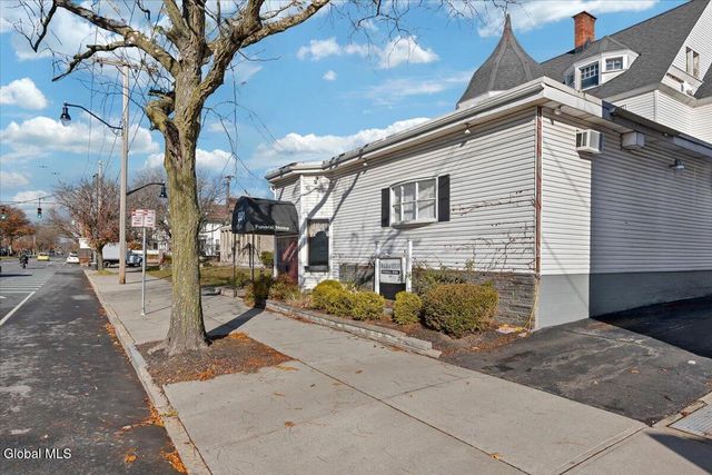 891 Madison Avenue, Albany, NY 12208