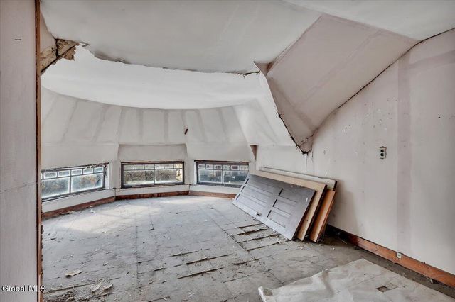 891 Madison Avenue, Albany, NY 12208