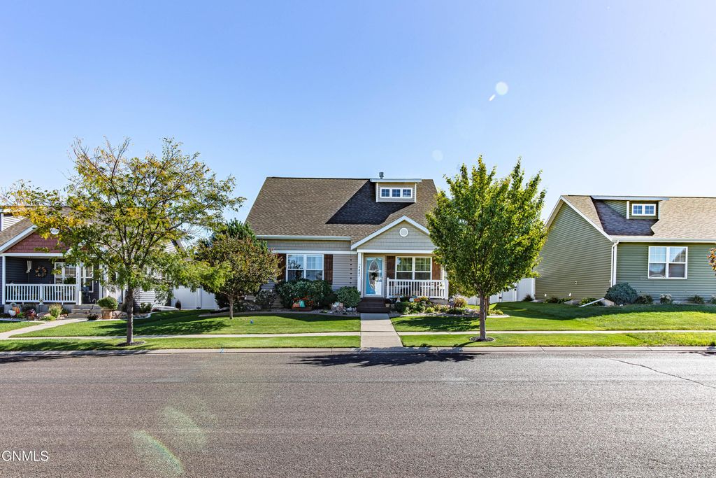 4807 Souris Street, Bismarck, ND 58503 photo 4