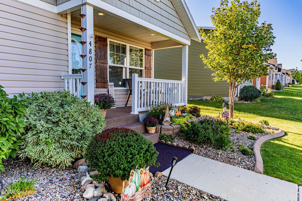 4807 Souris Street, Bismarck, ND 58503 photo 5
