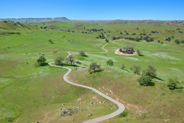 19623 Road 211, Friant, CA 93626