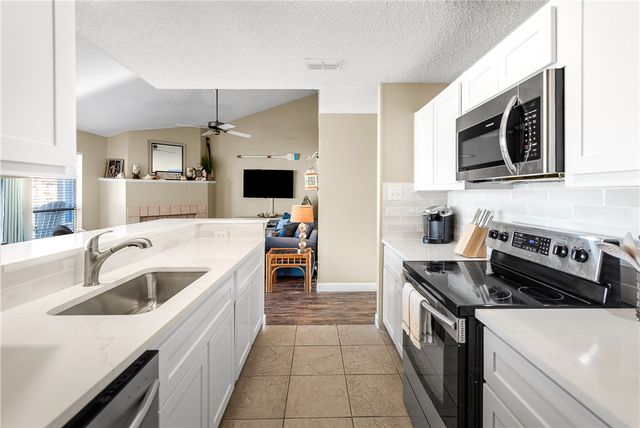 14434 E Cabana St 317, Corpus Christi, TX 78418