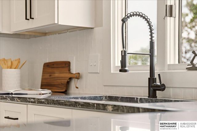 917 Killarney Drive, Papillion, NE 68046