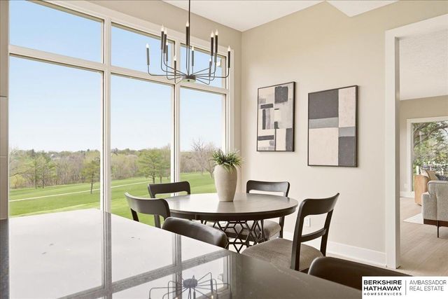 917 Killarney Drive, Papillion, NE 68046