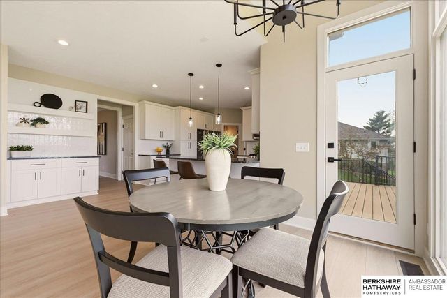917 Killarney Drive, Papillion, NE 68046