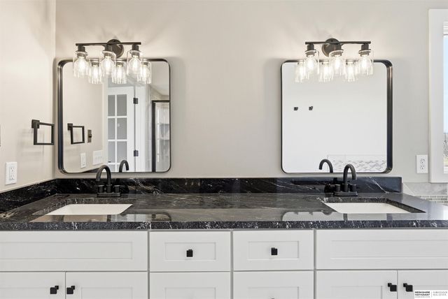 917 Killarney Drive, Papillion, NE 68046
