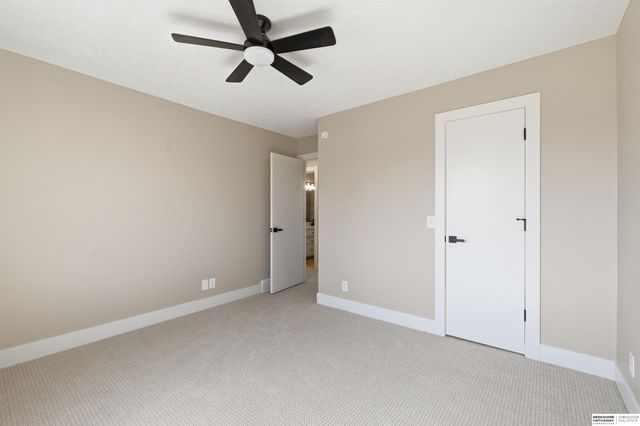 917 Killarney Drive, Papillion, NE 68046